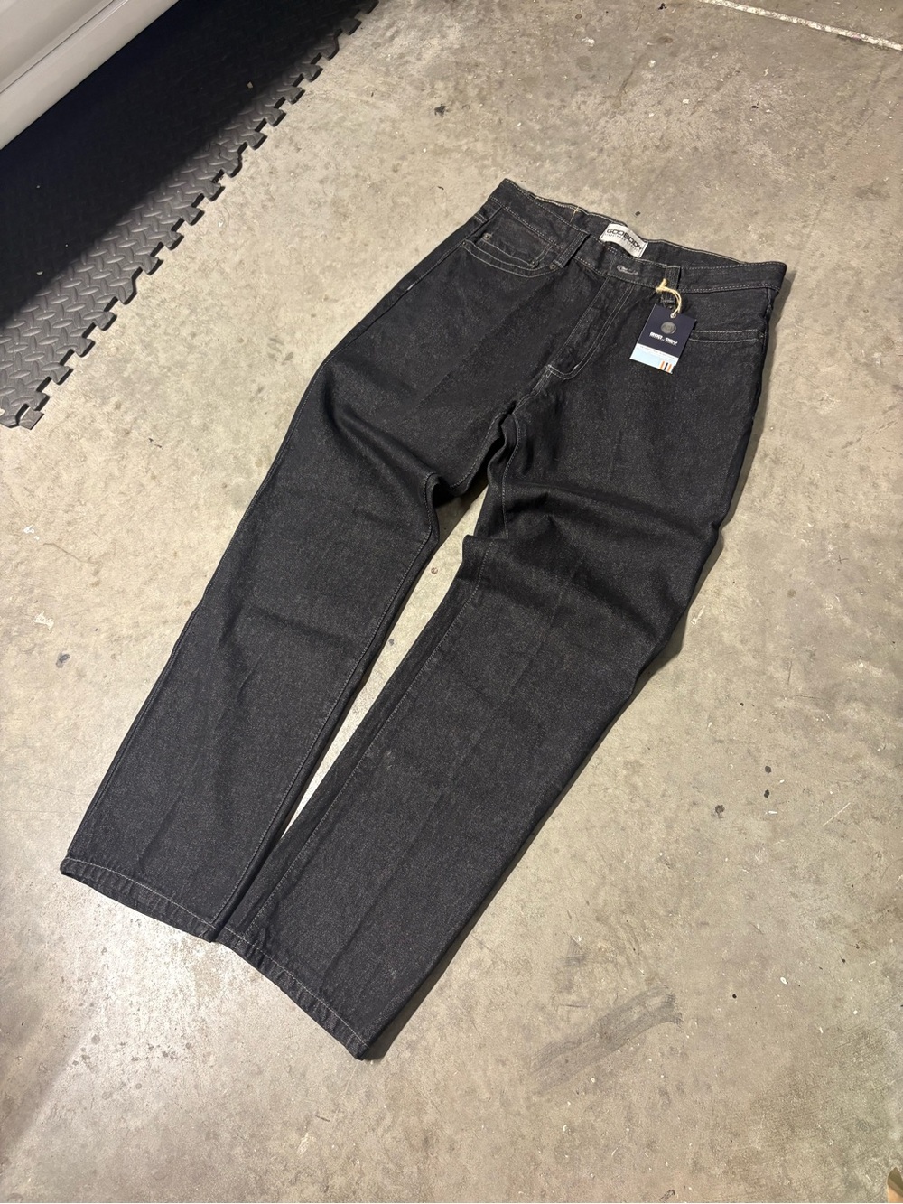 Relaxed Fit Men's Jeans in Charcoal Black